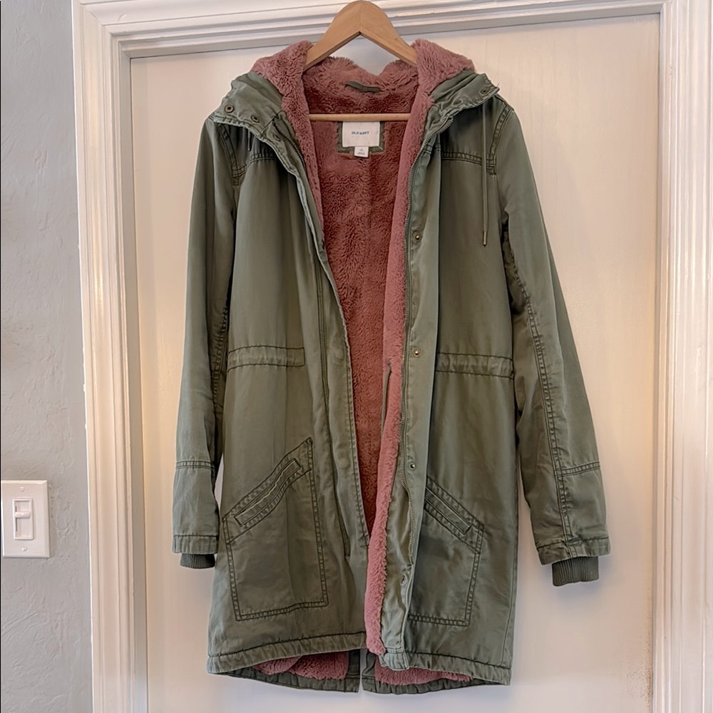 Women's green parka with super soft pink faux fur lining, size Small (tall)